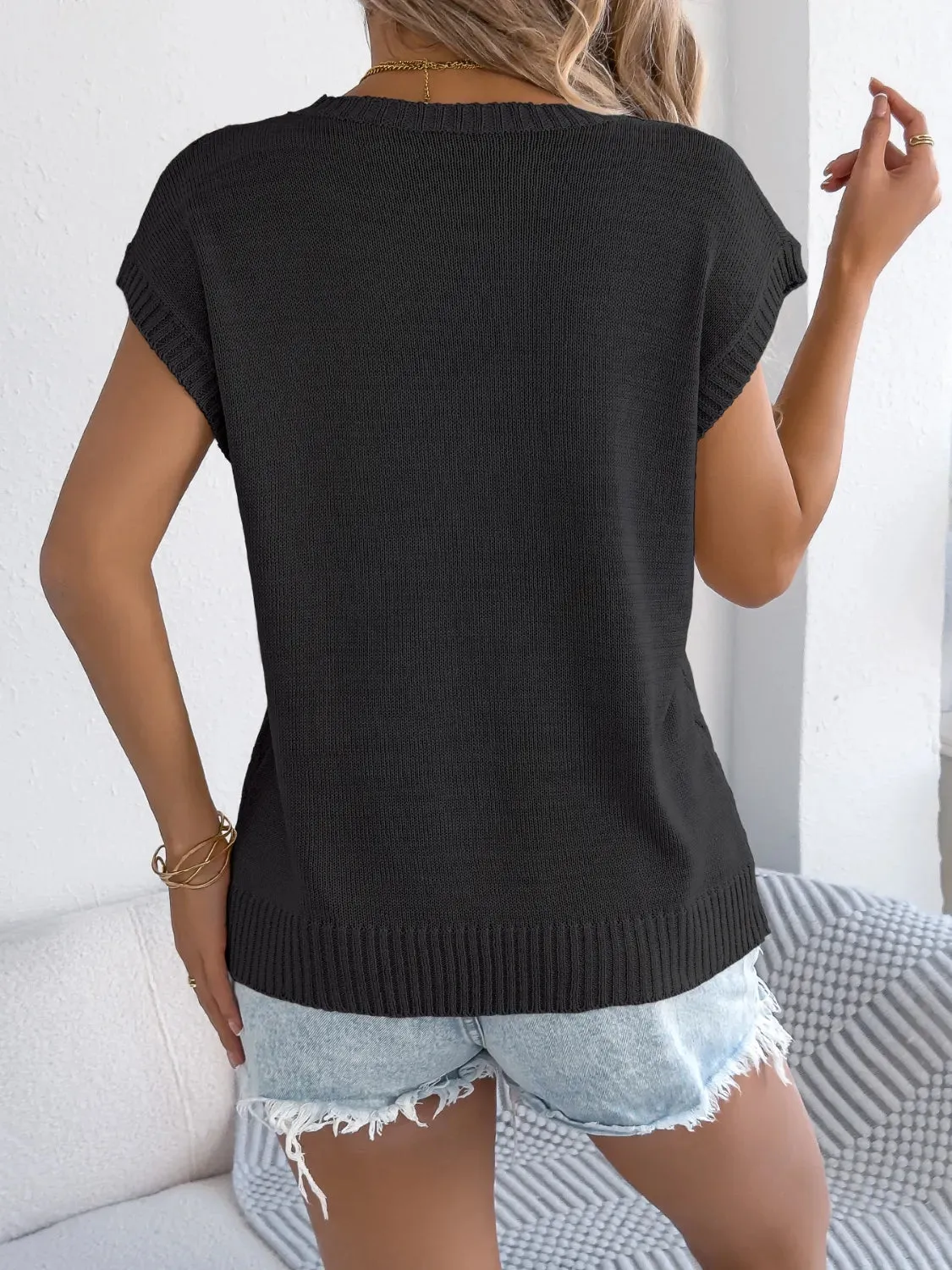 Cable-Knit Round Neck Knit Top